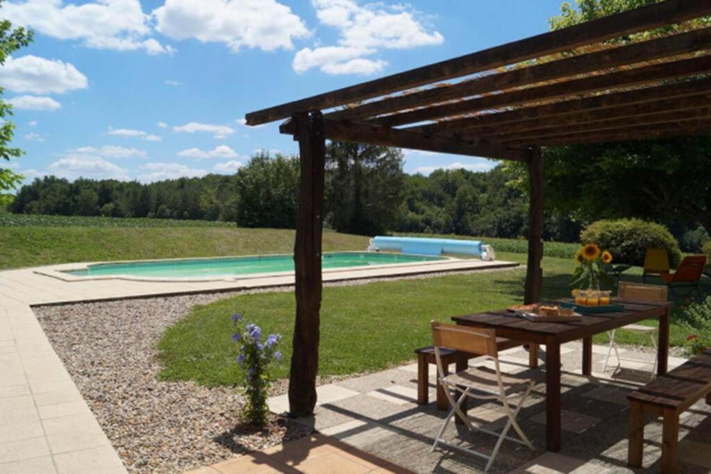Gite Rural Saint-Pierre-sur-Dropt Екстер'єр фото